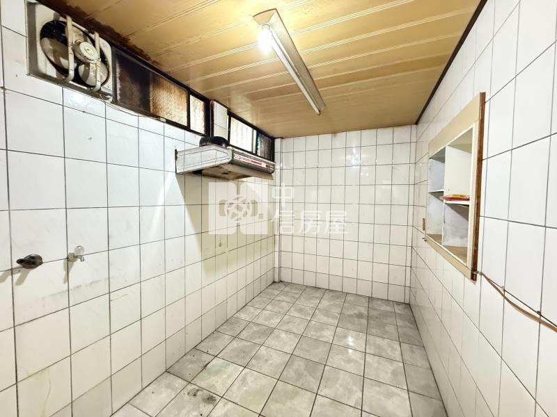 水湳中國醫旁透天房屋室內格局與周邊環境