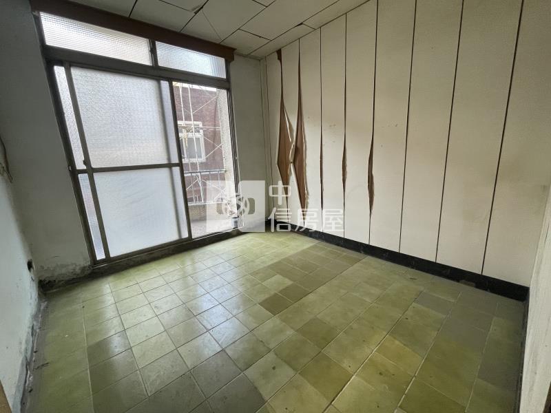 平鎮66旁5房透天近龍岡市場房屋室內格局與周邊環境