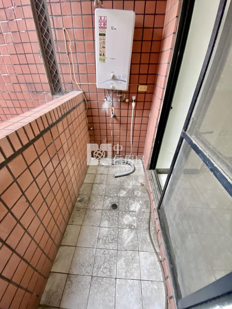 軟園塗城商圈1-3樓大空間附車位樓店房屋室內格局與周邊環境