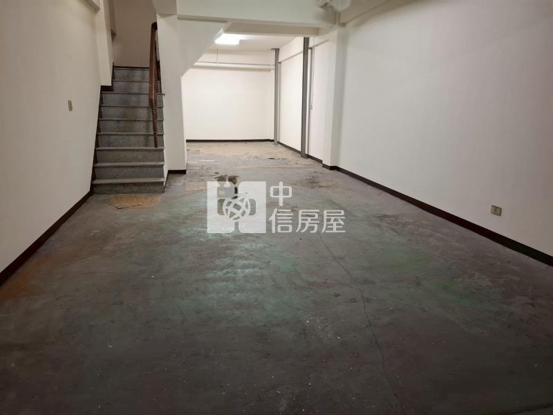 歸仁忠孝北路雙車庫店住房屋室內格局與周邊環境