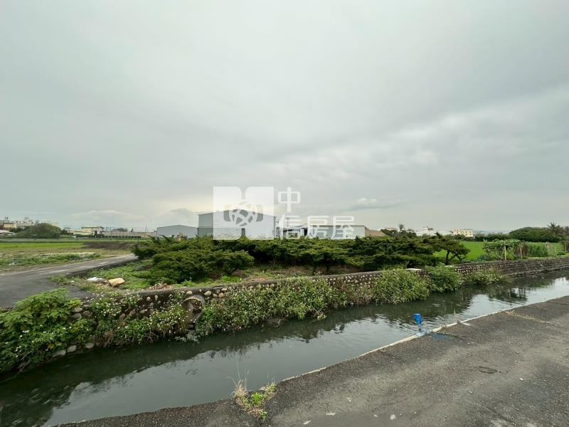 霧峰五福路特定農業區農牧用地房屋室內格局與周邊環境
