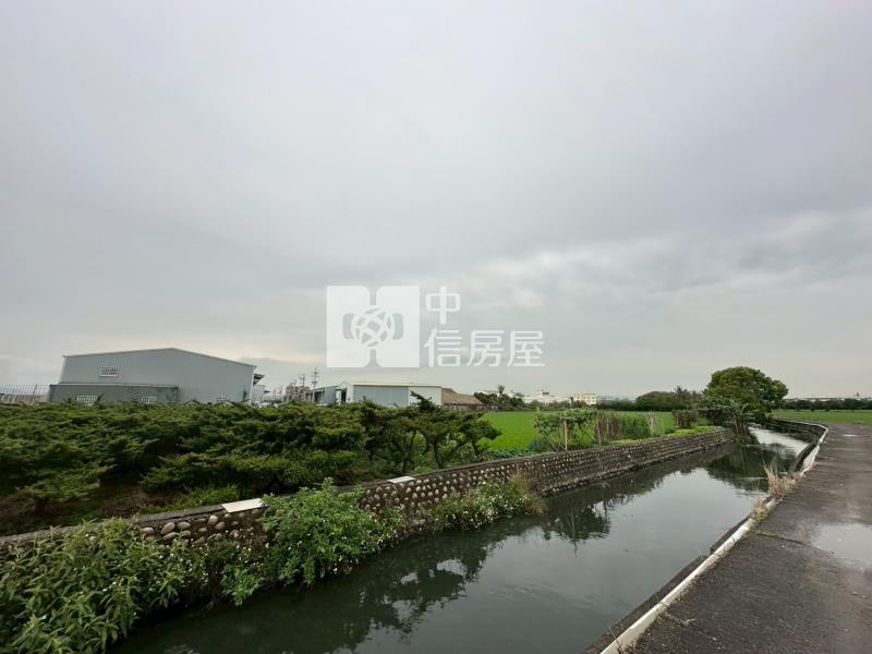 霧峰五福路特定農業區農牧用地房屋室內格局與周邊環境