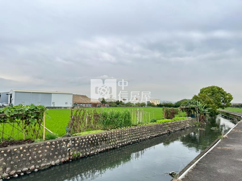 霧峰五福路特定農業區農牧用地房屋室內格局與周邊環境
