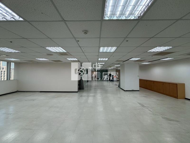 捷運A22站金融辦公大樓房屋室內格局與周邊環境