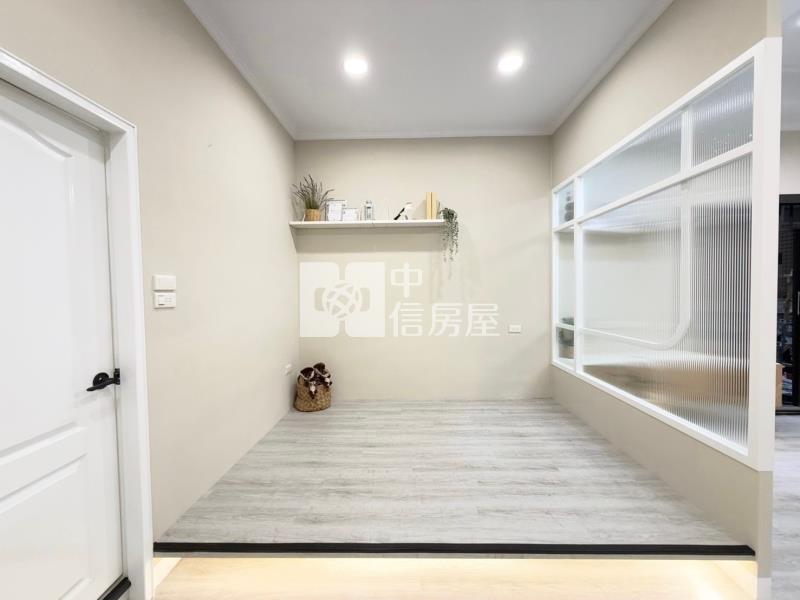 鳳山國中時尚風1樓公寓房屋室內格局與周邊環境