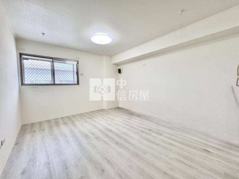 中山醫高樓四房附車位房屋室內格局與周邊環境