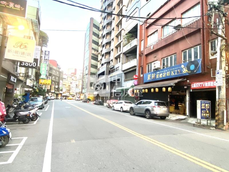【安家】專任-中壢市中心商業區燙金店地房屋室內格局與周邊環境