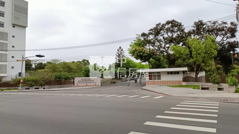 松濤翠堤樓中樓平車美四房房屋室內格局與周邊環境