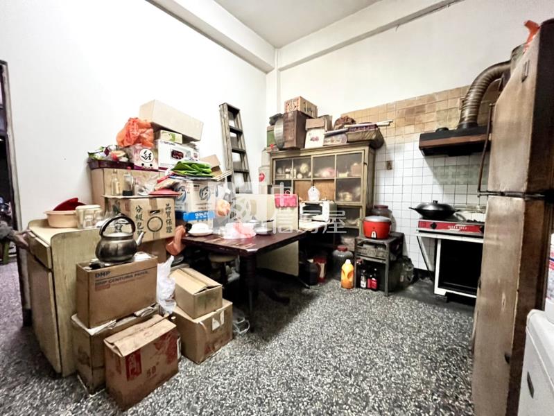 中國醫藥大學臨路透店房屋室內格局與周邊環境