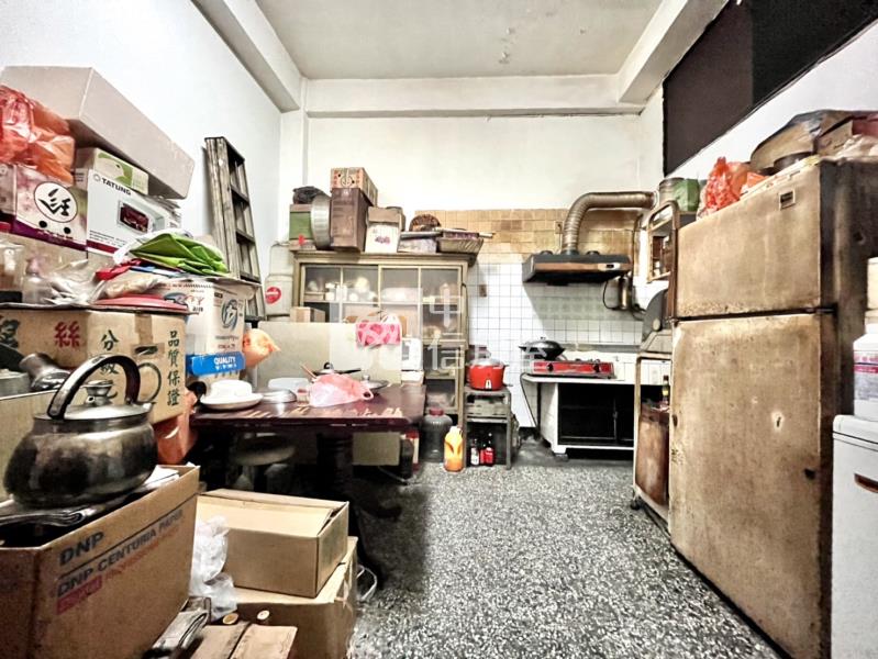 中國醫藥大學臨路透店房屋室內格局與周邊環境