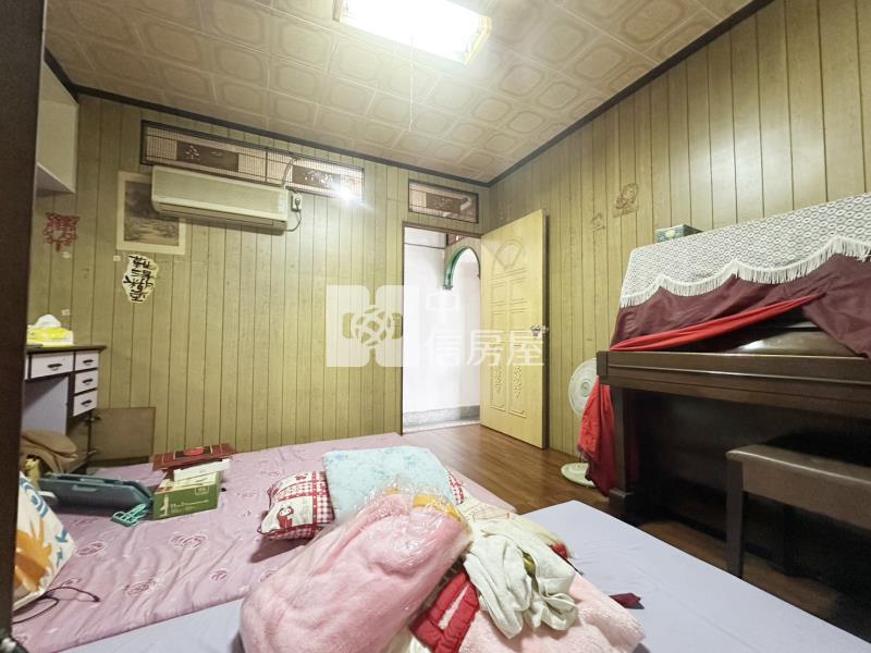 星巴克旁車庫透天房屋室內格局與周邊環境