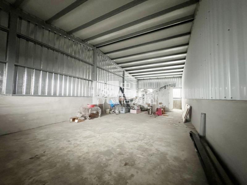 星巴克旁車庫透天房屋室內格局與周邊環境