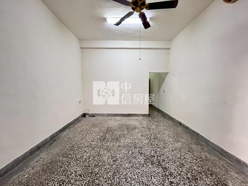 新仁市場臨路低總價透天房屋室內格局與周邊環境