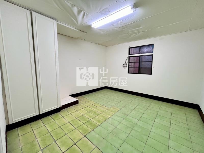 新仁市場臨路低總價透天房屋室內格局與周邊環境