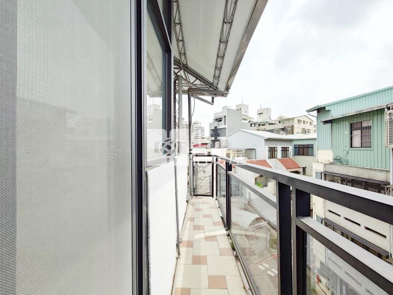 逢甲角間大面寬透店房屋室內格局與周邊環境