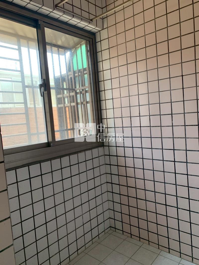 【安家】草漯重劃區新整電梯3+1房房屋室內格局與周邊環境