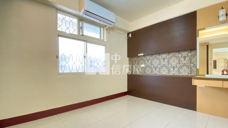 東區LaLaport精美三房平車房屋室內格局與周邊環境