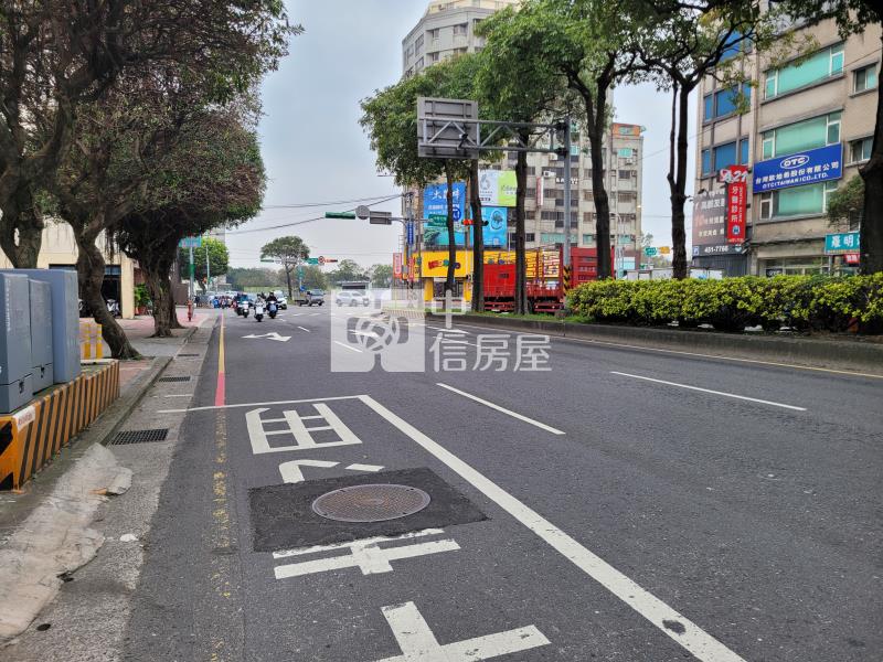 A21,A22雙捷運大地坪可當店面房屋室內格局與周邊環境