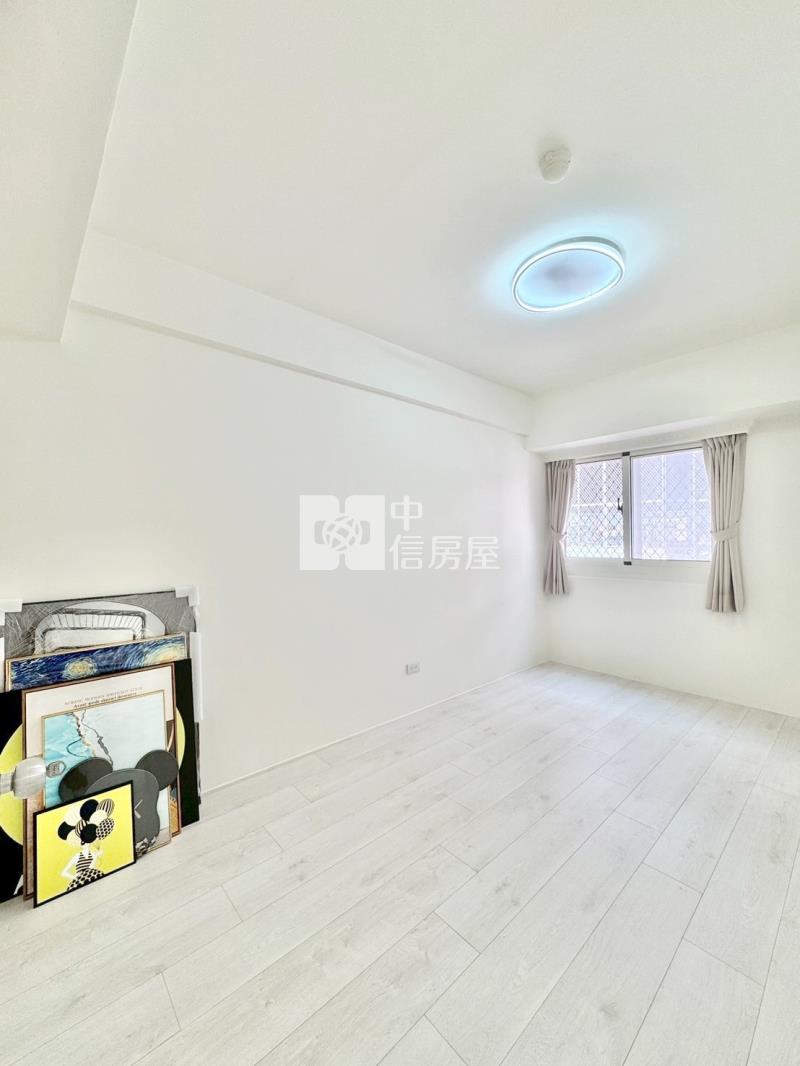 新一點利全新屋況三房車位房屋室內格局與周邊環境