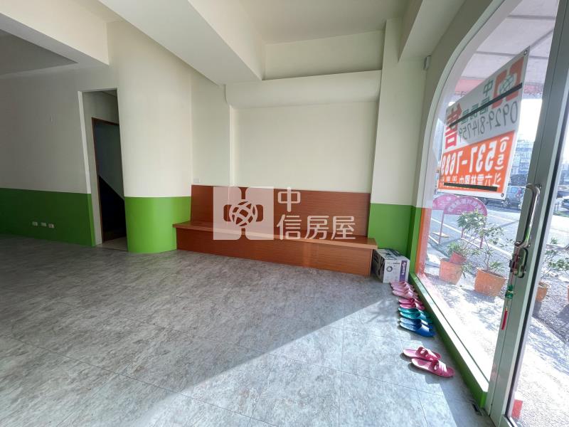 斗六家樂福旁角窗金店面房屋室內格局與周邊環境