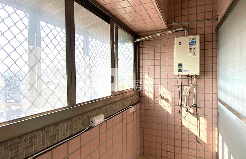 一點利全新整理大四房房屋室內格局與周邊環境