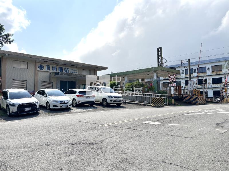 頂埔車站旁邊間透天房屋室內格局與周邊環境