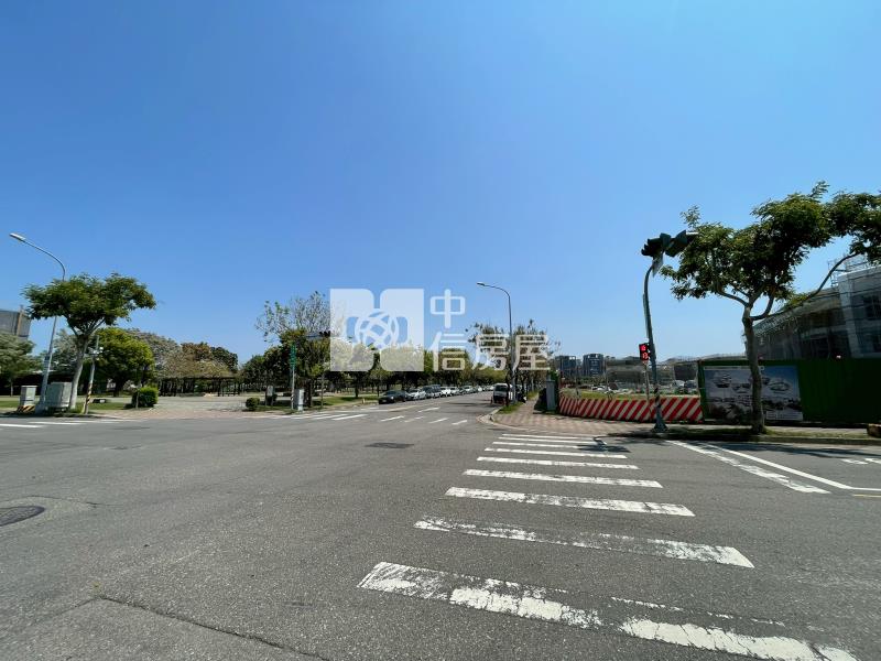 南興公園三角窗建地(專任)房屋室內格局與周邊環境
