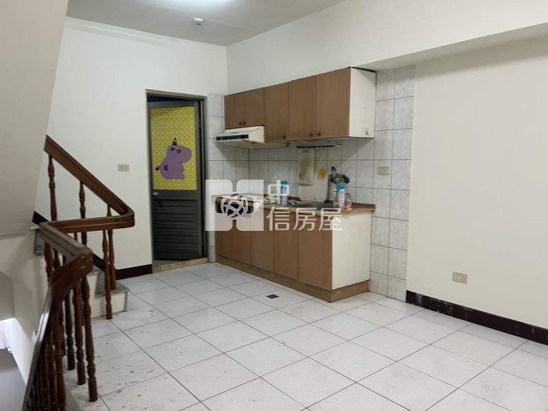 茄萣興達國小前樓店房屋室內格局與周邊環境