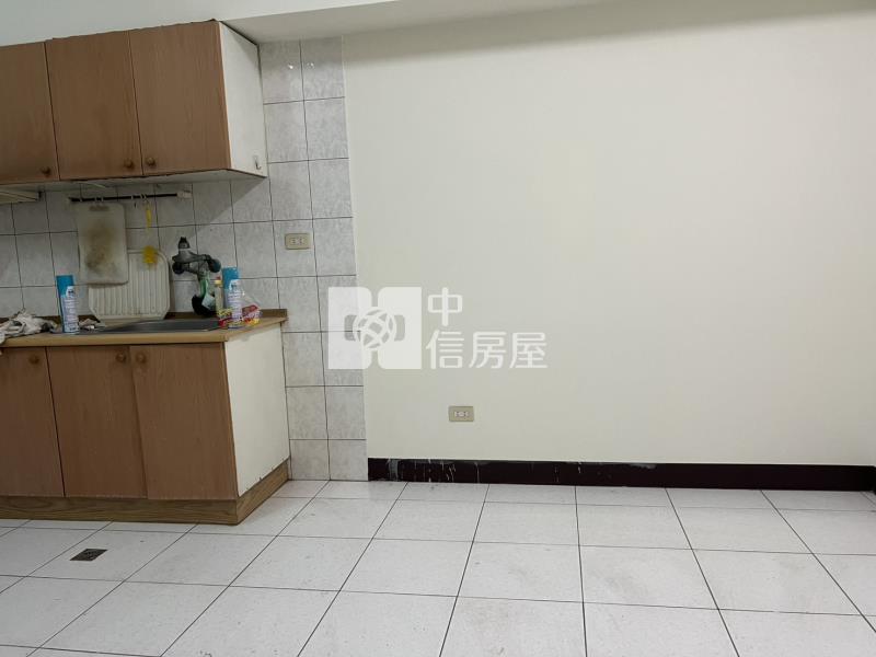 茄萣興達國小前樓店房屋室內格局與周邊環境