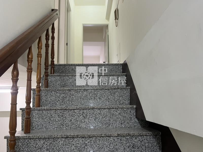 茄萣興達國小前樓店房屋室內格局與周邊環境