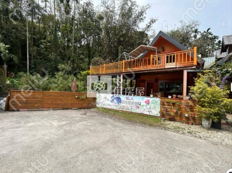 古坑華山咖啡街精美小木屋建地房屋室內格局與周邊環境