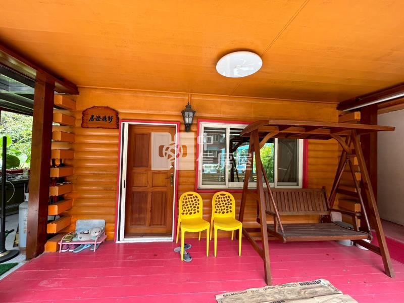 古坑華山咖啡街精美小木屋建地房屋室內格局與周邊環境