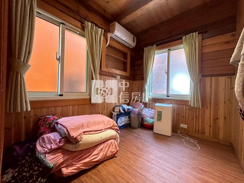 古坑華山咖啡街精美小木屋建地房屋室內格局與周邊環境