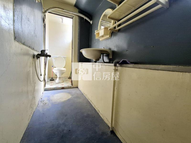 楠梓高雄大學懷舊透天房屋室內格局與周邊環境