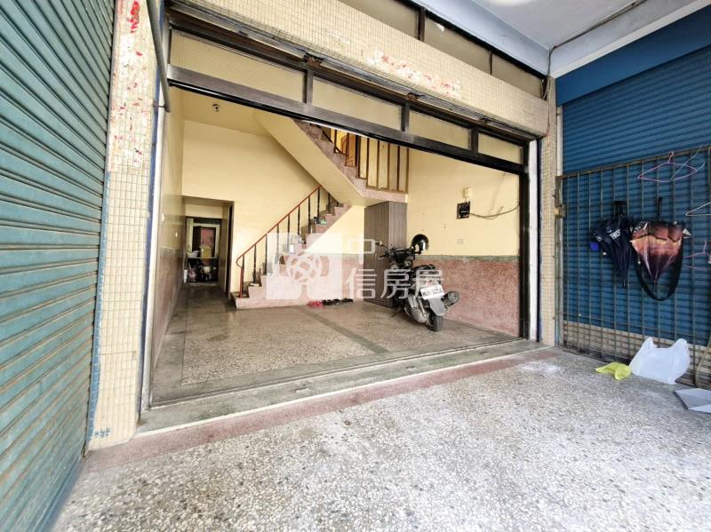 楠梓高雄大學懷舊透天房屋室內格局與周邊環境
