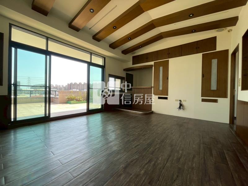 東區自由路豪華車墅房屋室內格局與周邊環境