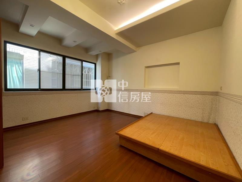 東區自由路豪華車墅房屋室內格局與周邊環境