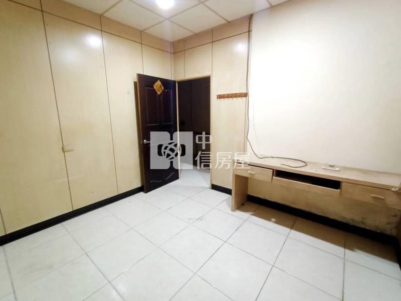 【新世紀】龍岡路大透天房屋室內格局與周邊環境