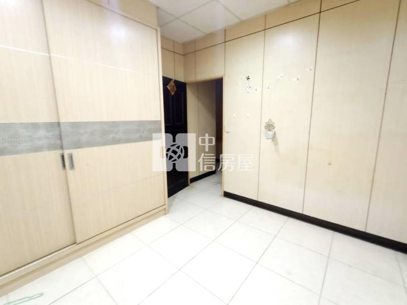 【新世紀】龍岡路大透天房屋室內格局與周邊環境