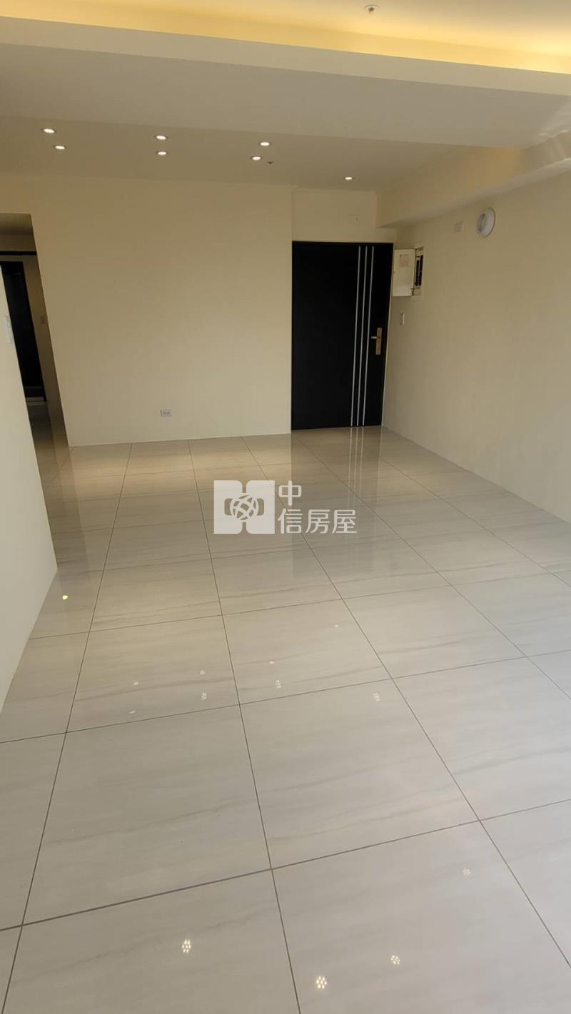 南崁台茂旁全新整理4房車房屋室內格局與周邊環境