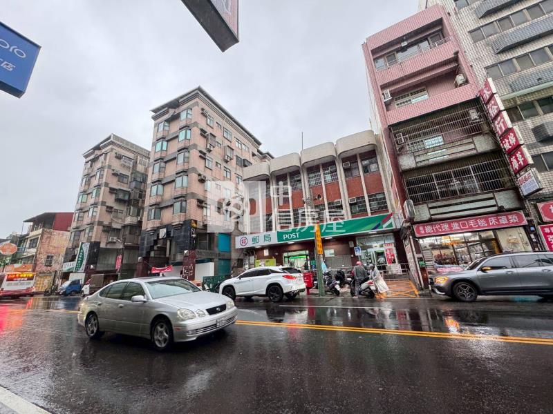 中原商圈正15米路旁黃金店面房屋室內格局與周邊環境