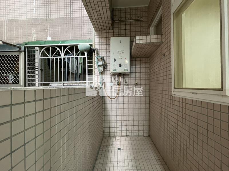 台北比佛利紐約整新2+1房房屋室內格局與周邊環境