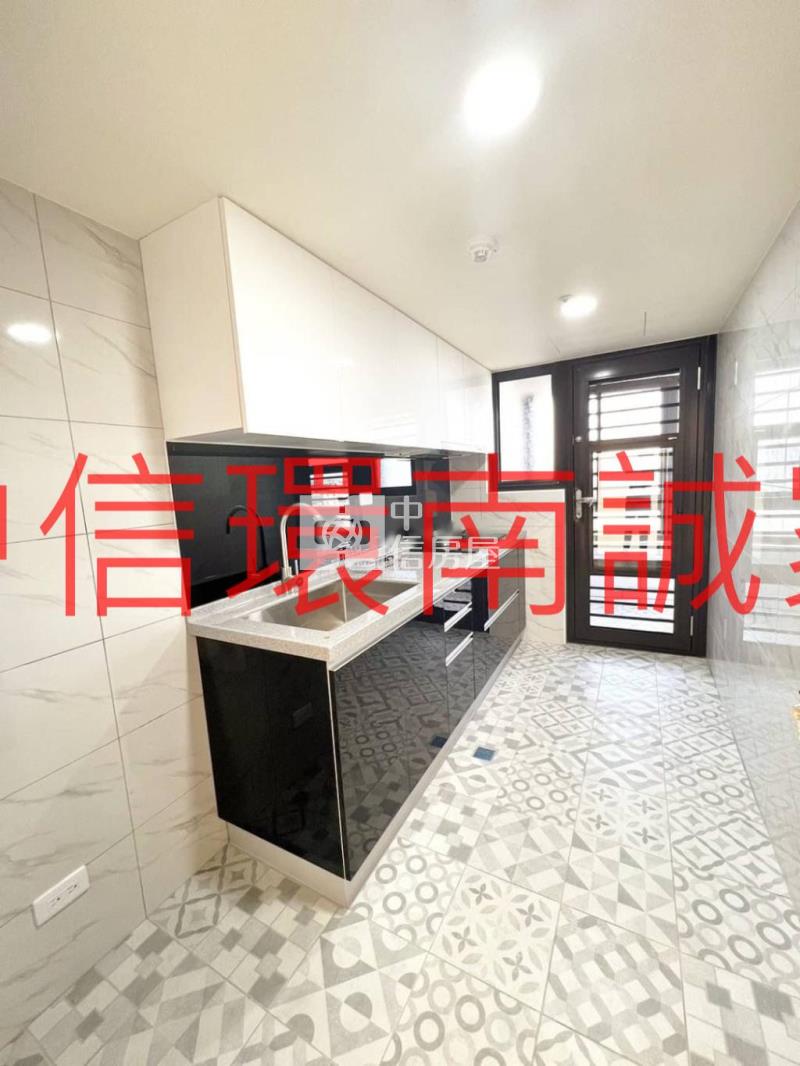 南崁台茂整新景觀美四房車房屋室內格局與周邊環境