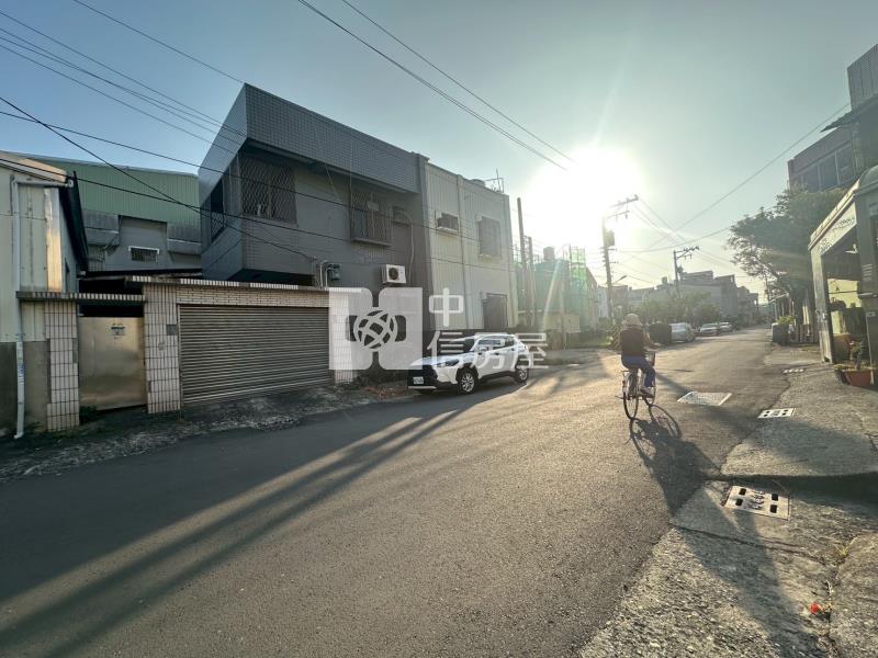 湖內稀有四面臨路方正大坪數建地房屋室內格局與周邊環境