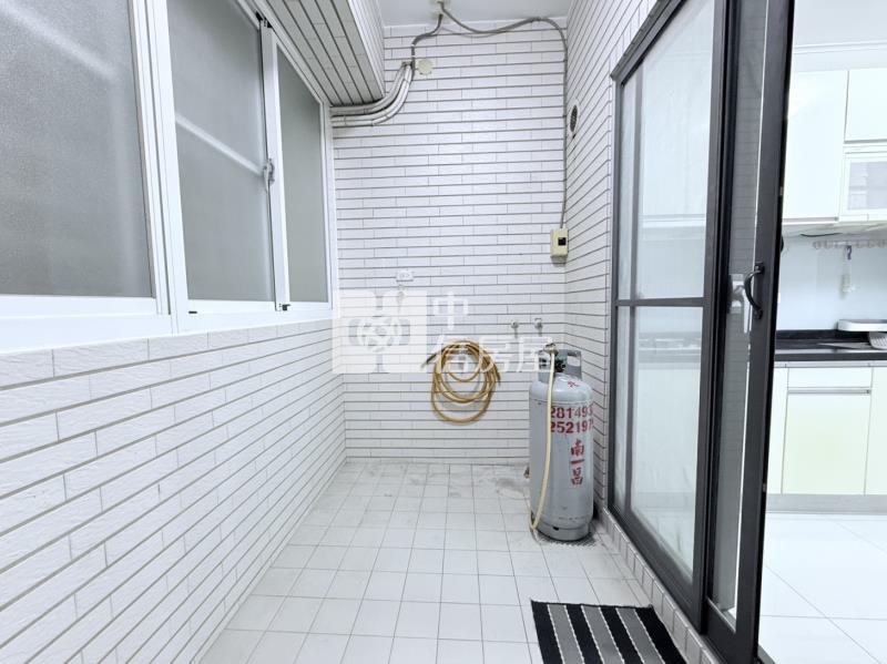 摩登世紀大二房電寓房屋室內格局與周邊環境