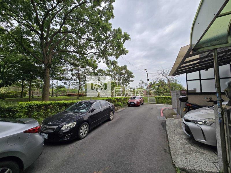 啟英高中【前院停車】透天房屋室內格局與周邊環境