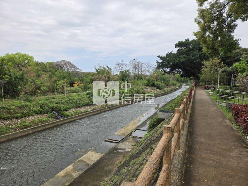 啟英高中【前院停車】透天房屋室內格局與周邊環境