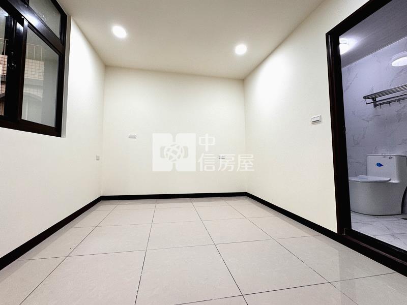 平鎮東安整新大面寬透店房屋室內格局與周邊環境