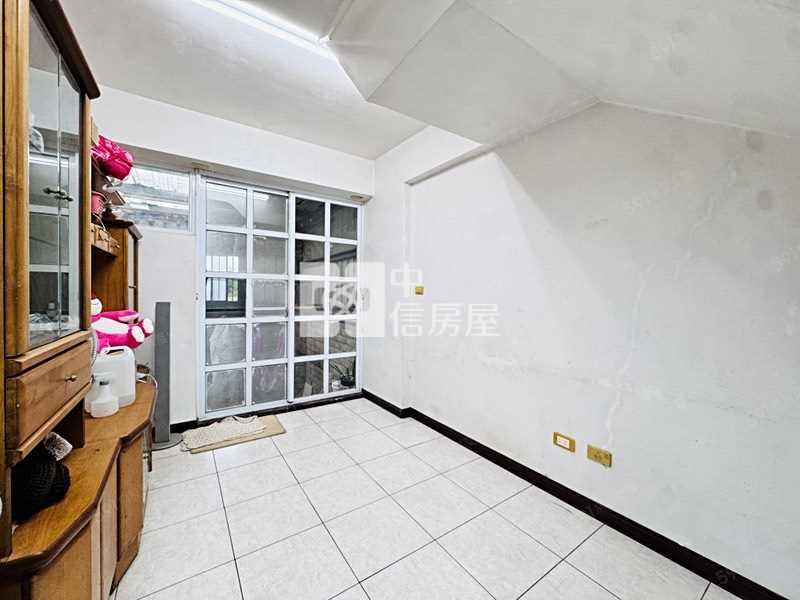 新坡國小重疊別墅(下)房屋室內格局與周邊環境