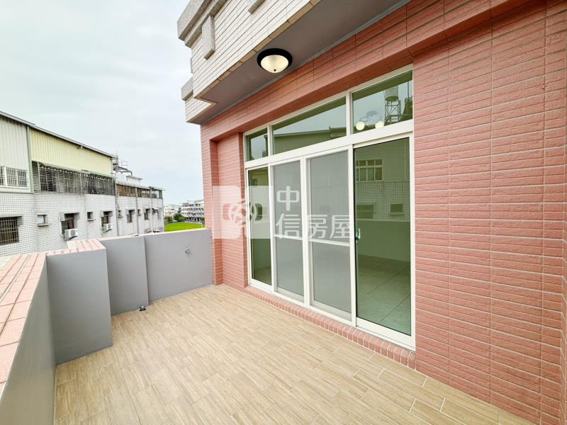 北斗市區邊間車庫別墅房屋室內格局與周邊環境